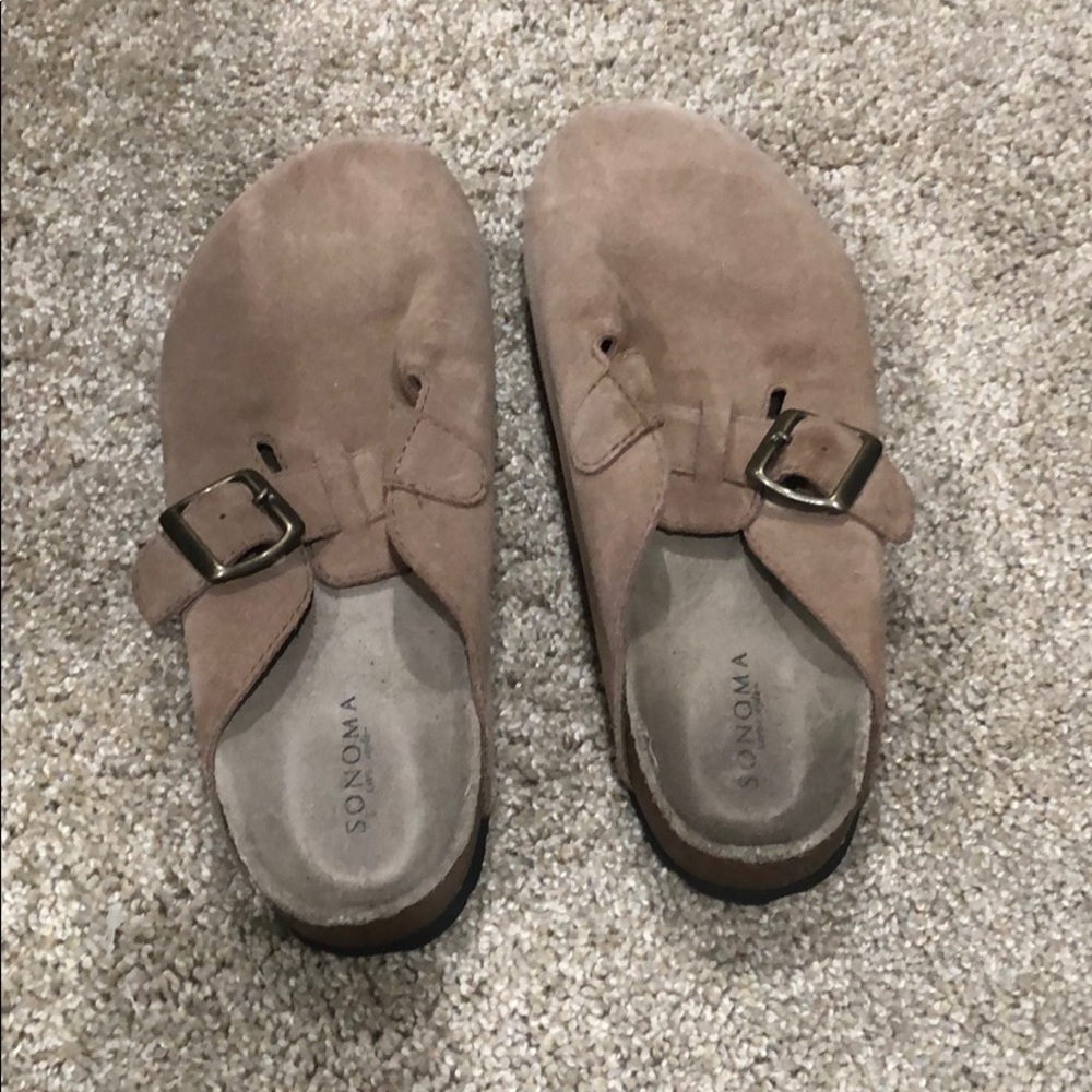 Almost brand new tan clogs